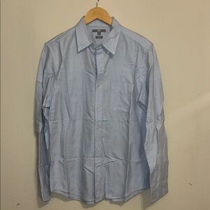 Uniqlo Men's Light Blue Slim Fit Button-Up Shirt